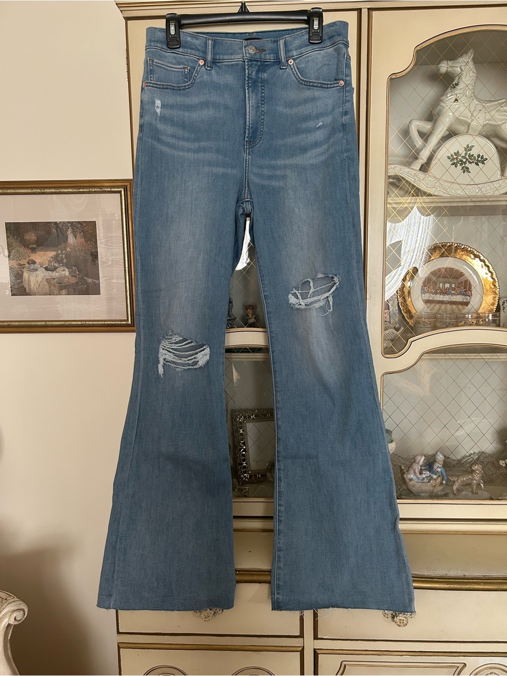 NWOT Express Distressed Flared Jeans - Mid Rise Sz 10R C:5044A